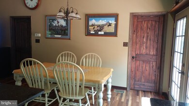 323 S Timber Ridge Rd, Cross Junction, VA 22625 - photo 5