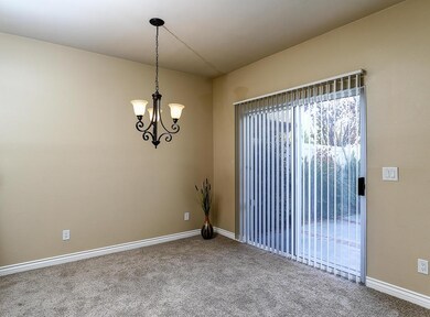 06_Dining Room (small)