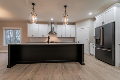 943 Sylvia Ln, Crown Point, IN 46307 - photo 3