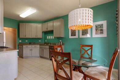 Dining/Kitchen