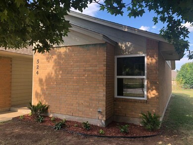 524 Marathon Dr, Moore, OK 73160 - photo 2