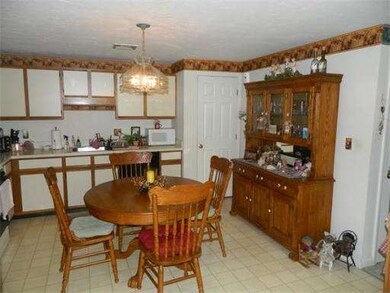 144 Hart St unit 29, Taunton, MA 02780 - photo 4