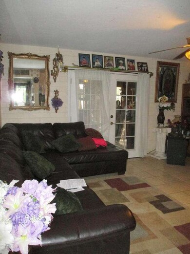 05 Living Room