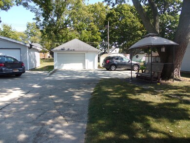 318 N Spruce St, Saint Marys, OH 45885 - photo 4