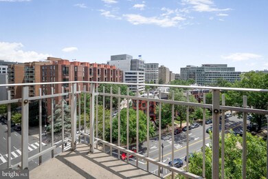 Carriage House unit 904, Washington, DC 20037 - photo 6