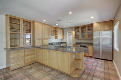 501 W 14th St-21