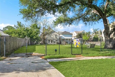 Beautiful 60 x 120 Lakeview Lot.  Large Oak tree i