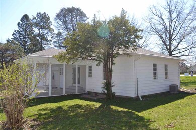 5102 University Ave, Cedar Falls, IA 50613 - photo 2