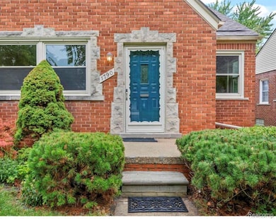 1790 Kenmore Dr, Grosse Pointe Woods, MI 48236 - photo 2