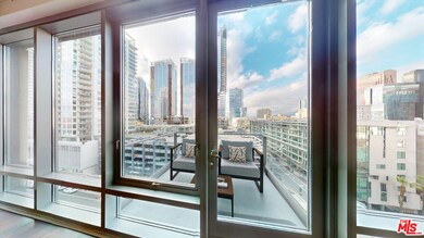 LUMA South unit 914, Los Angeles, CA 90015 - photo 3