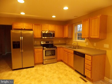 1882 Falcon Ln, Chambersburg, PA 17202 - photo 3