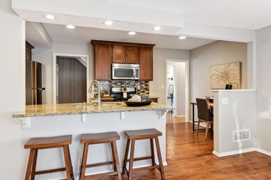 Breakfast bar in Kitchen
