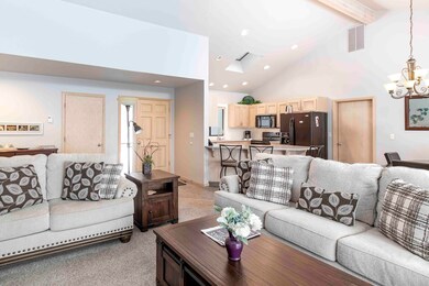 57484 Conifer Ln unit 5, Sunriver, OR 97707 - photo 3