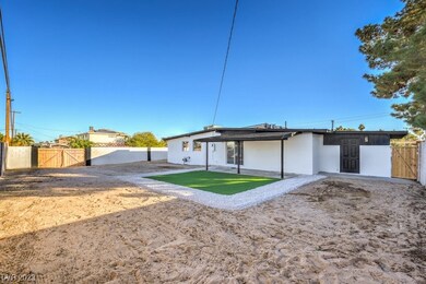 2084 Golden Arrow Dr, Las Vegas, NV 89169 - photo 6