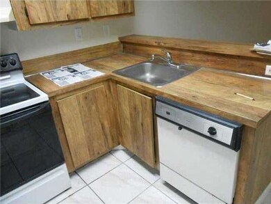 15490 SW 82nd Ln unit 111, Miami, FL 33193 - photo 5