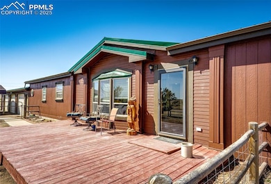 Large front deck.