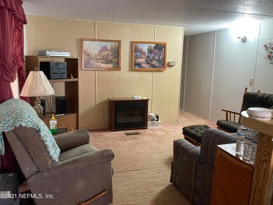 512 Neisman Ave, Interlachen, FL