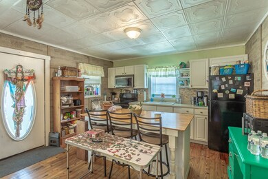 207 9th St W, Carrabelle, FL 32322 - photo 7