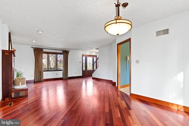 255 Hickory Rd, Carlisle, PA 17015 - photo 5