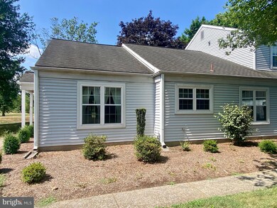 613 Cambridge Ct, Palmyra, PA 17078 - photo 4