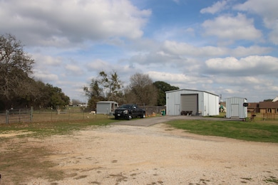 1346 N Jefferson St, La Grange, TX 78945 - photo 3