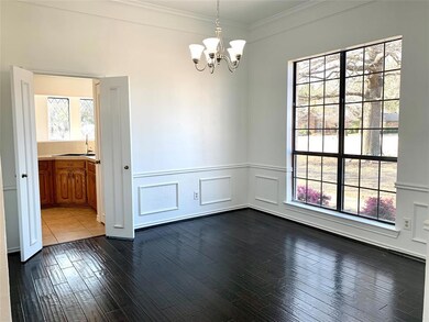 Dining room is right off the entry