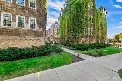 2335 W Farwell Ave unit 3N, Chicago, IL 60645 - photo 2