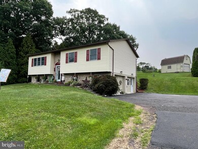 109 W Linfield-Trappe Rd, Royersford, PA 19468 - photo 2