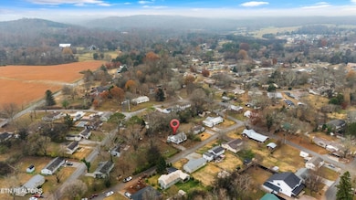 925 Barnabas St, Athens, TN 37303 - photo 4