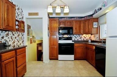 18430 Clyde Rd, Homewood, IL 60430 - photo 4