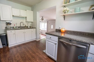 1208 Higley St, Toledo, OH 43612 - photo 6