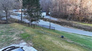 8018 Beauty Rd, Warfield, KY 41267 - photo 6