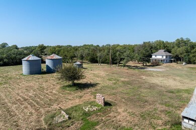 2564 SW Adams Rd, Towanda, KS 67144 - photo 6