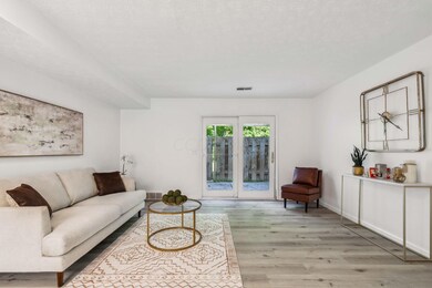 13-web-or-mls-89-lancelot-ln