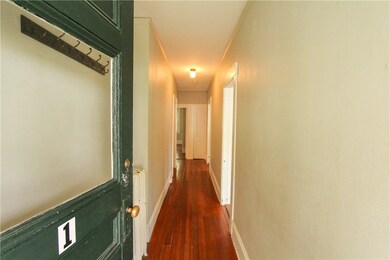 9 Earl Ave unit 1, Newport, RI 02840 - photo 3