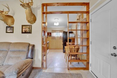 Entrance to Kitchen/Foyer