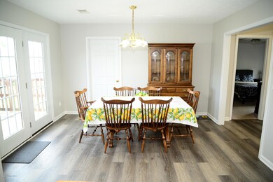 208 Forest Park Dr, Mount Washington, KY 40047 - photo 5