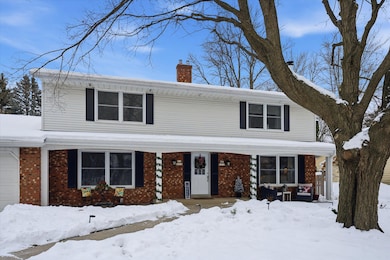 N67W6928 Cleveland St unit 2, Cedarburg, WI 53012 - photo 5