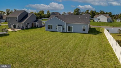 585 Calvert Cir, Bunker Hill, WV 25413 - photo 6