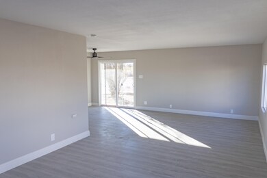 21327 Klassette St, Mojave, CA 93501 - photo 3