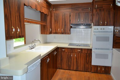 6 Sunnyking Dr, Reisterstown, MD 21136 - photo 2