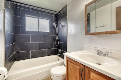 345 NW 7th St, Ontario, OR 97914 - photo 5