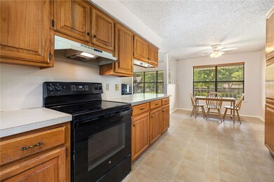 A darling eat-in kitchen.