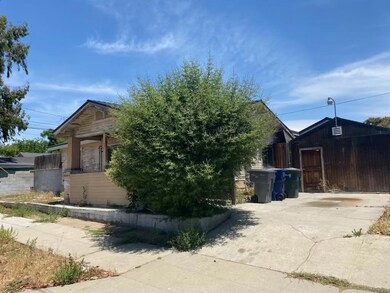 1325 S 4th St, Fresno, CA 93702 - photo 2