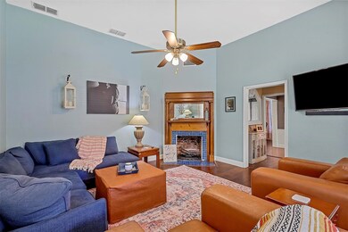 302 S Douglas Ave, Cleburne, TX 76033 - photo 3