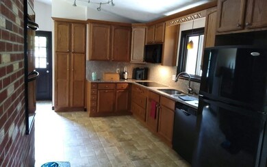 166 Walnut St, Shrewsbury, MA 01545 - photo 6