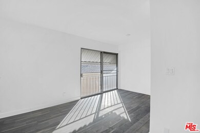 1610 S Beverly Glen Blvd unit 6, Los Angeles, CA 90024 - photo 4