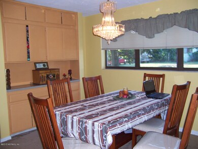 7062 Holiday Rd N, Jacksonville, FL 32216 - photo 4