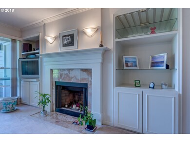 Rivers Edge Condominiums unit 204, Portland, OR 97239 - photo 2