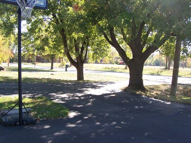 Shared driveway turn around